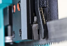 Hartmetallbestückte Sägebandführungen