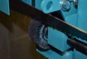 Chip removal brush