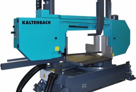 Robust saw in solid twin pillar construction