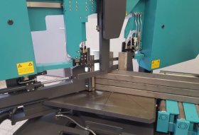 Fast and precise mitre adjustment