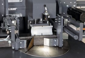 Optimum material clamping for best cut quality