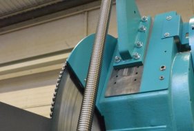 Quiet operation and constant feed