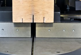 Vertical hardwood clamping block