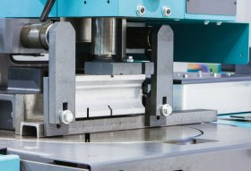 Additional workpiece clamping