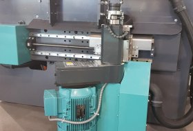 Simultaneous handling from up to four sides