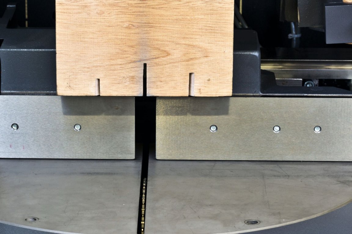 Bloc de serrage en bois dur vertical