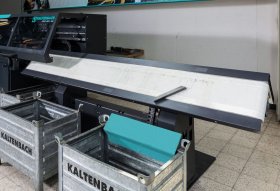 Outfeed belt conveyor