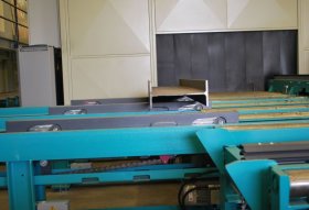 Connection to steel roller conveyor