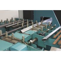 Feed magazines for material buffering  and automatic supply